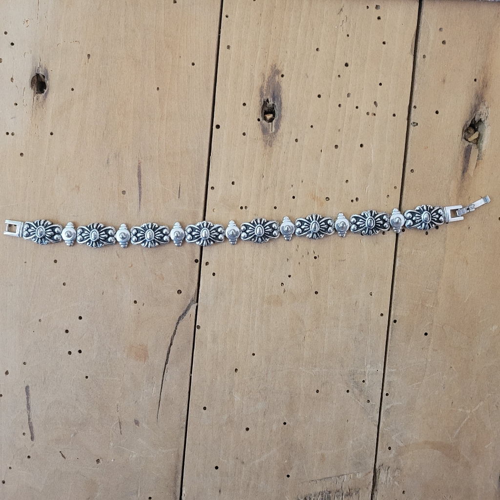 Silver Tone Bracelet Silver Tone Bracelet